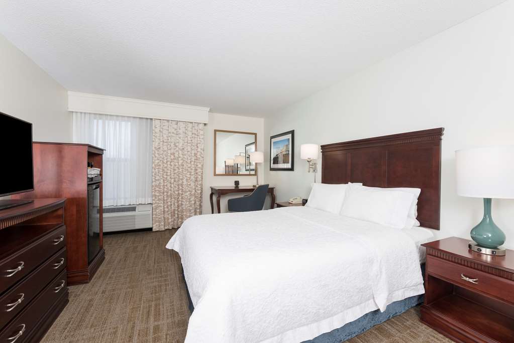 Hampton Inn East Lansing Hotel 2