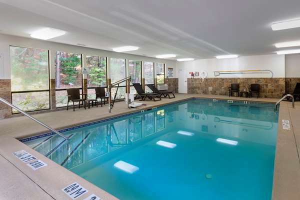 Comfort Inn & Suites Canton Riverstone Area Hotel 3