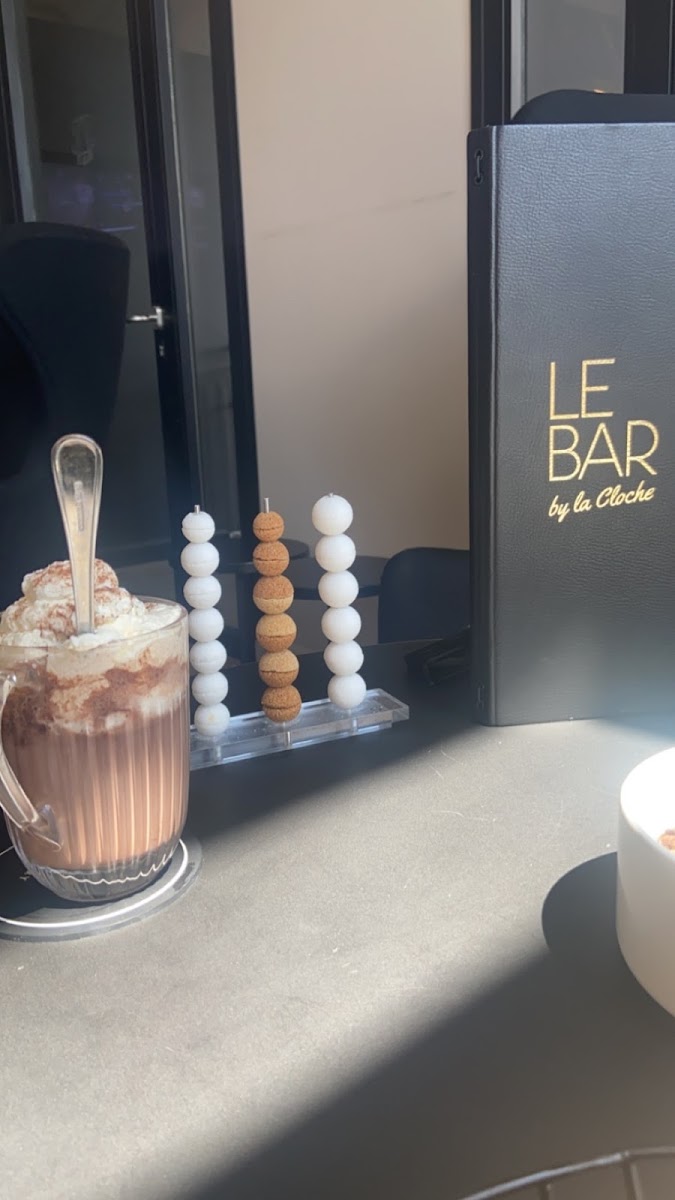 Le Bar By La Cloche Hotel 3