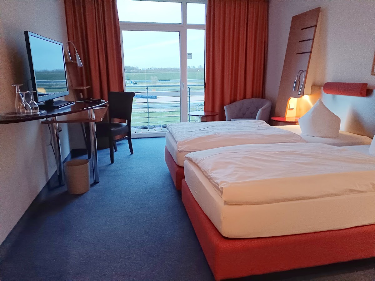 Hotel Motorsport Arena Hotel 3