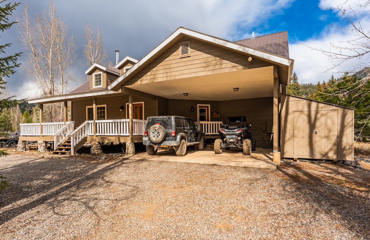 Bear Paw Lodge & Vacation Homes