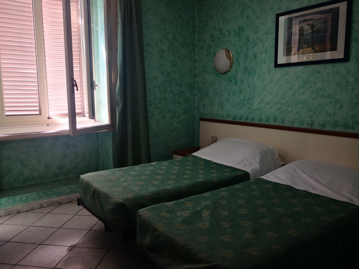 River Hotel Hotel 2