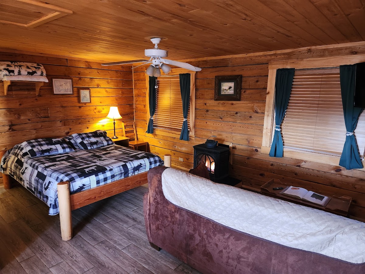 Big Pine Cabins Hotel 2