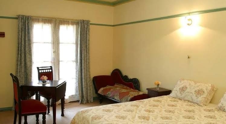 Wombatalla Guest House Hotel 3