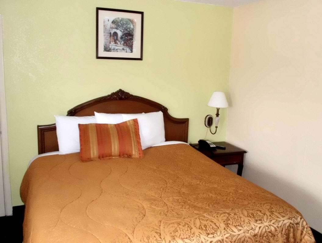 America's Best Inn Lakeland Hotel 3