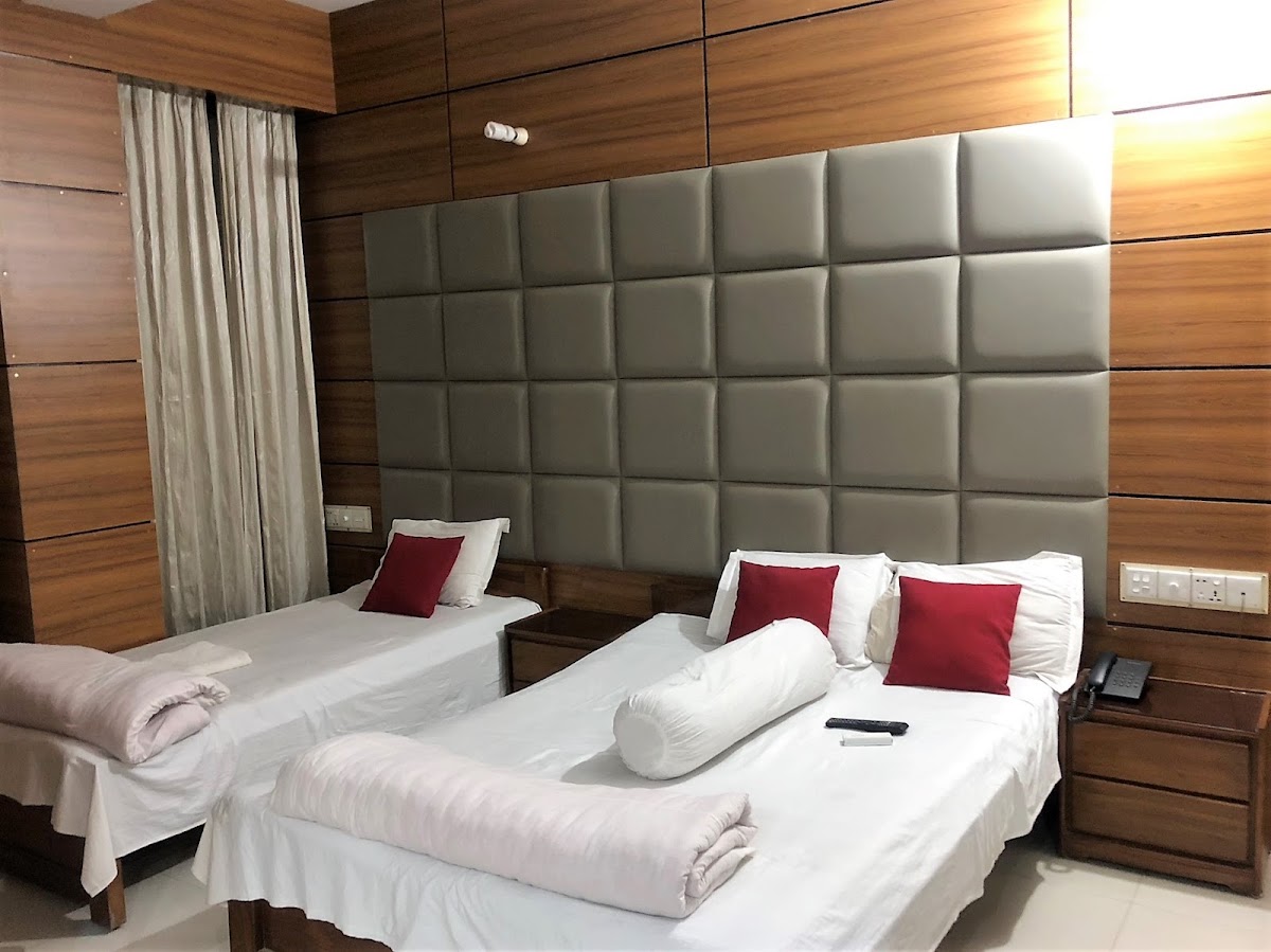 Hotel Mukta International