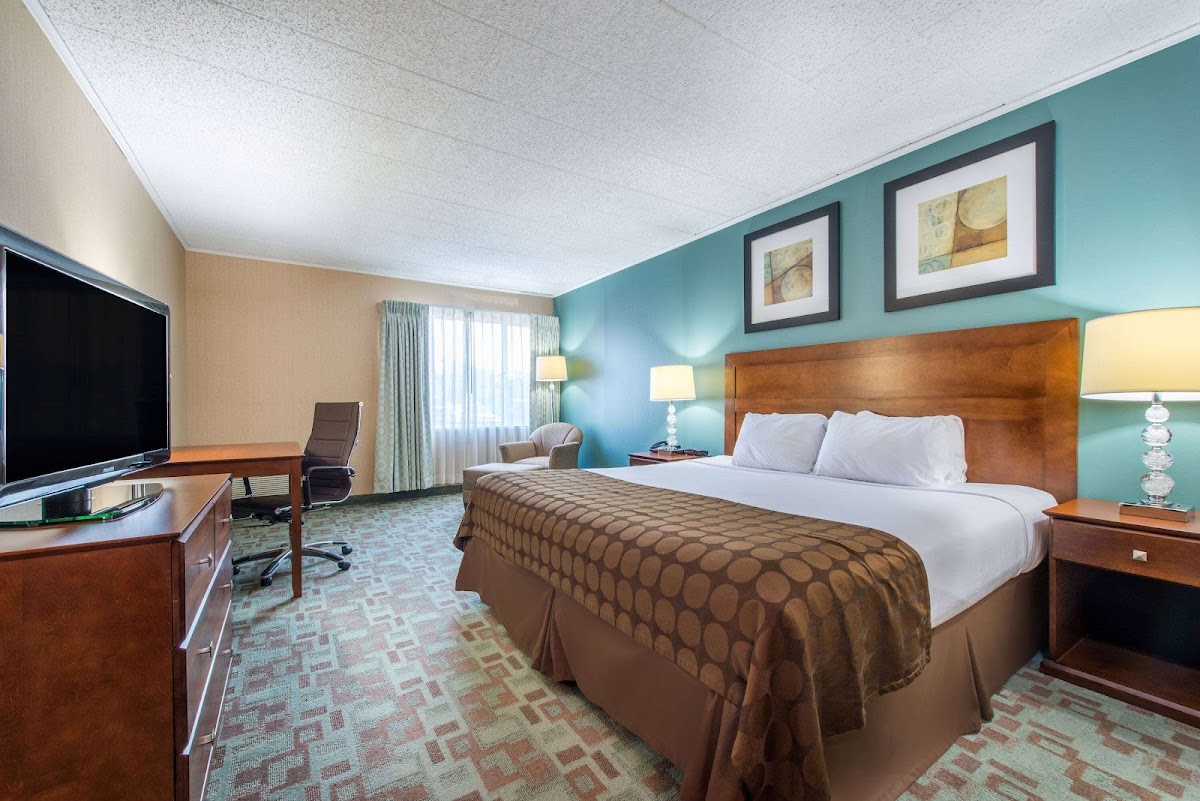 Ramada by Wyndham Vineland Millville Area Hotel 2