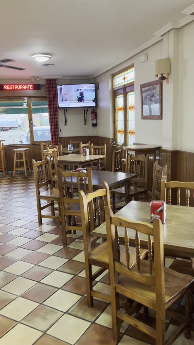 Hostal Restaurante los Chopos Hotel 2