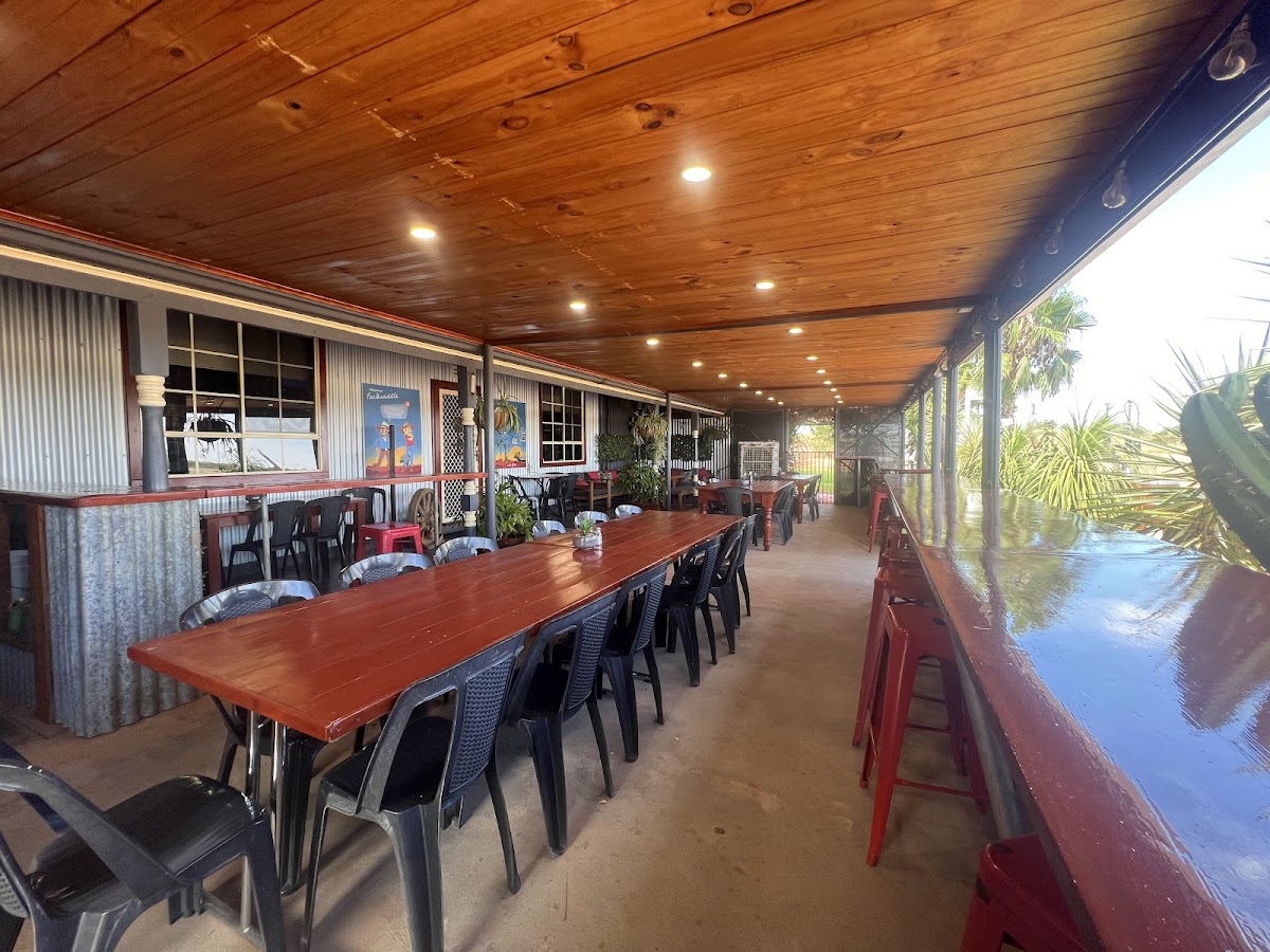 Packsaddle Roadhouse Hotel 2