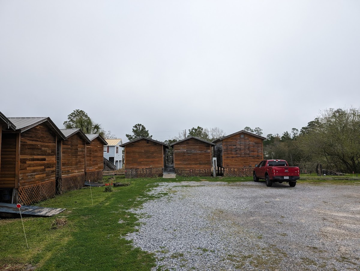 Cabins At Shore Line Park Hotel 3