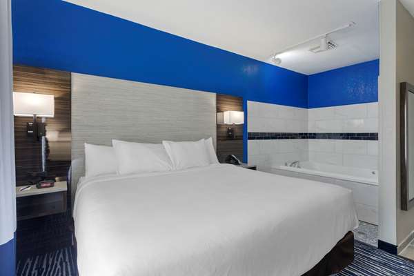 Comfort Inn & Suites Memphis East