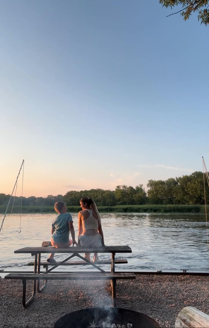 Rivers Edge Resort LLC