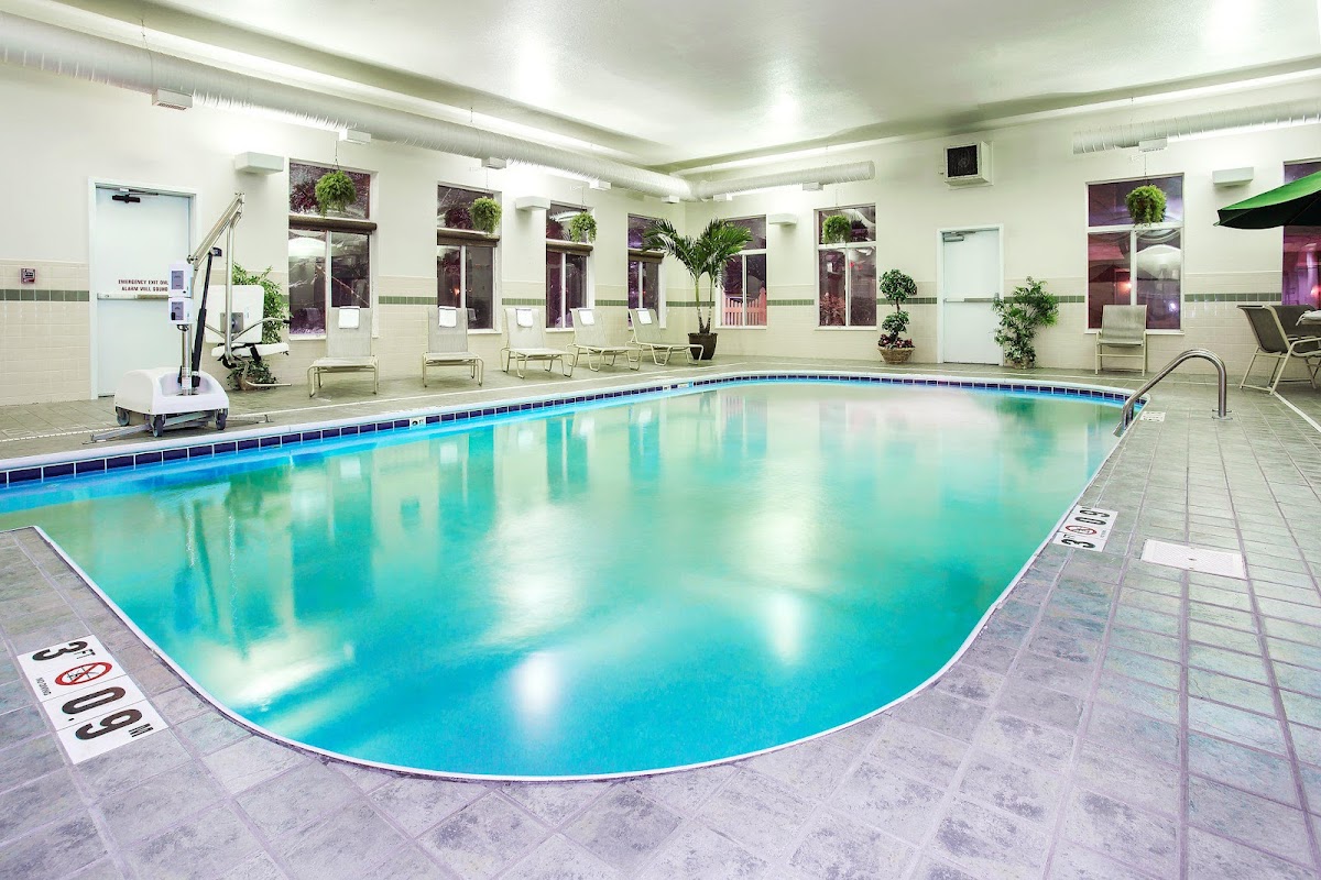 Holiday Inn Express & Suites Marion by IHG Hotel 3