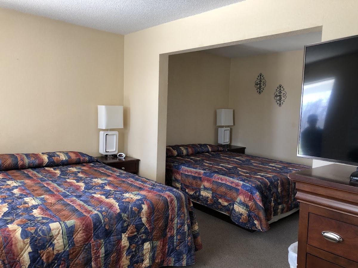 LeDuc's Creekside Motel Hotel 2