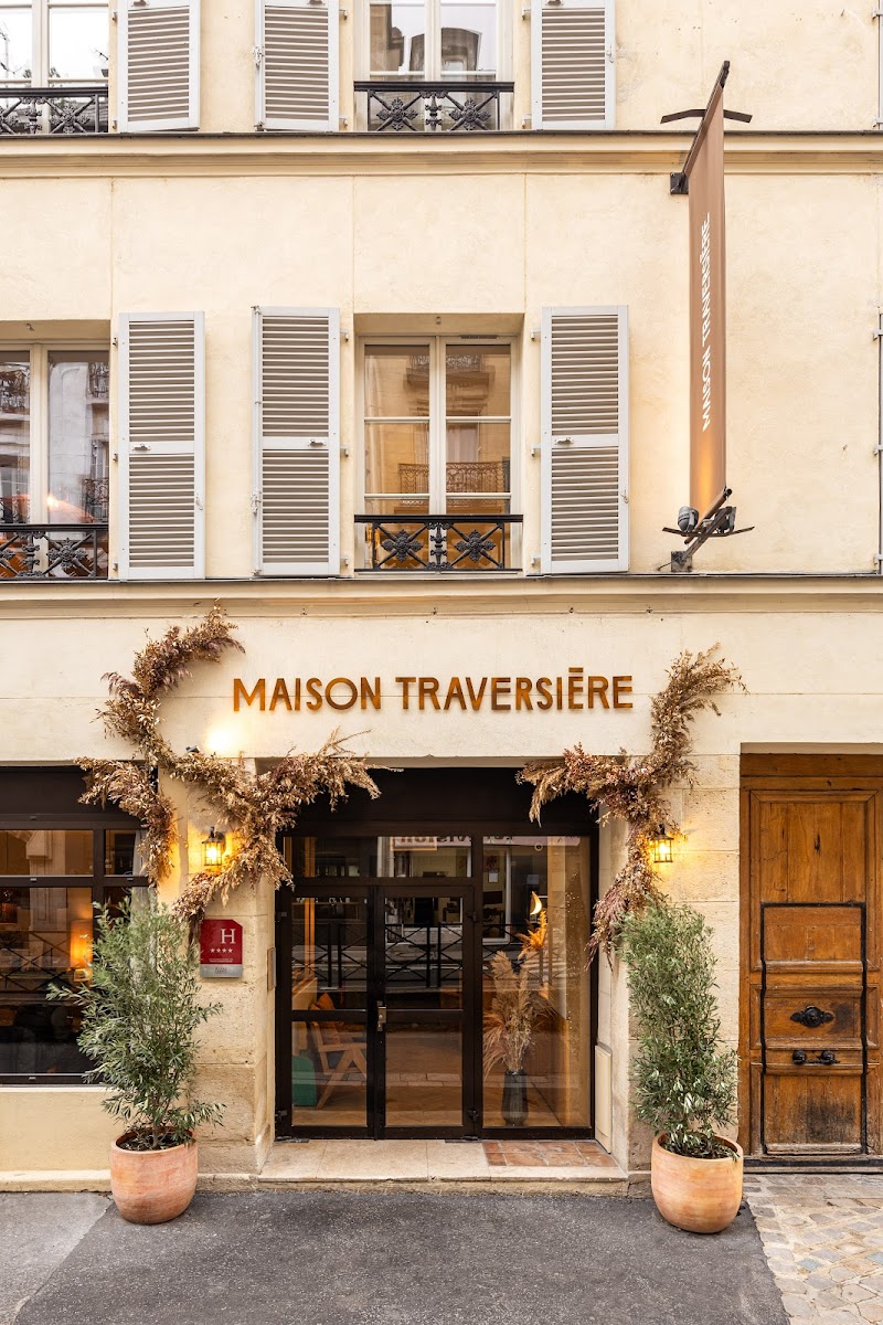 MAISON TRAVERSIERE