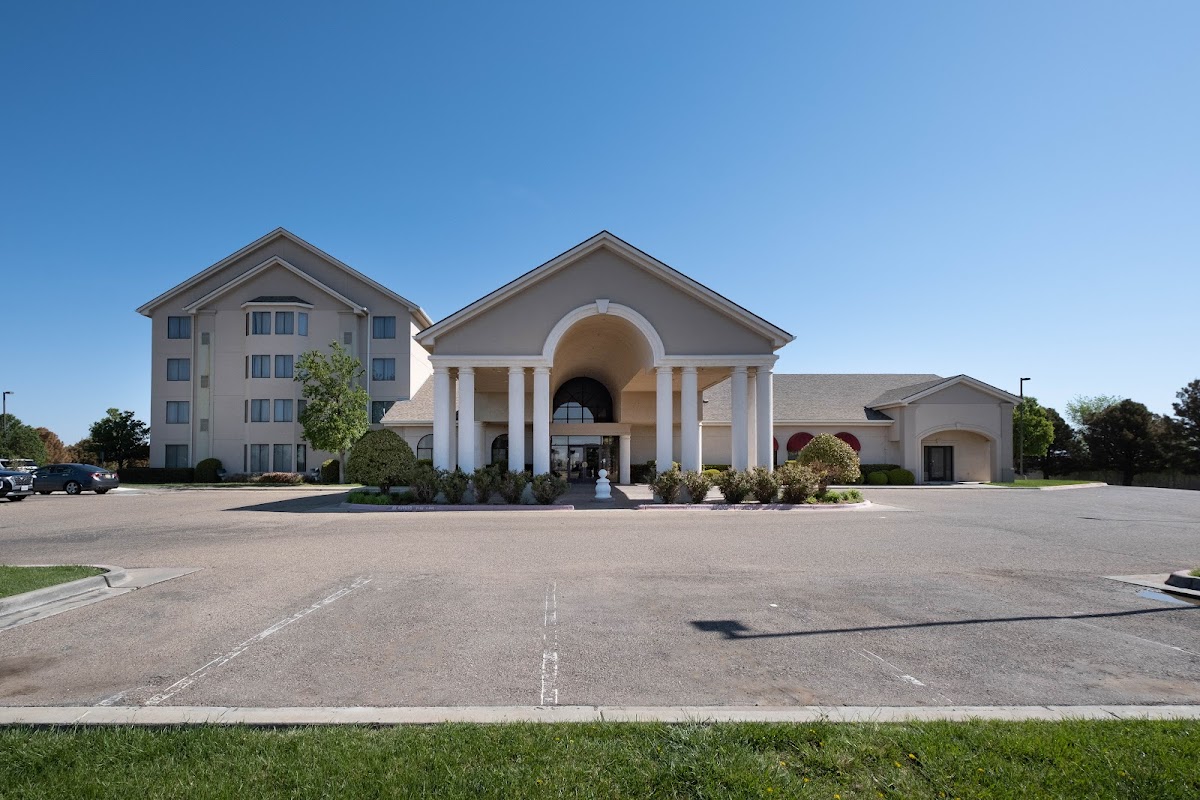 Ashmore Inn & Suites