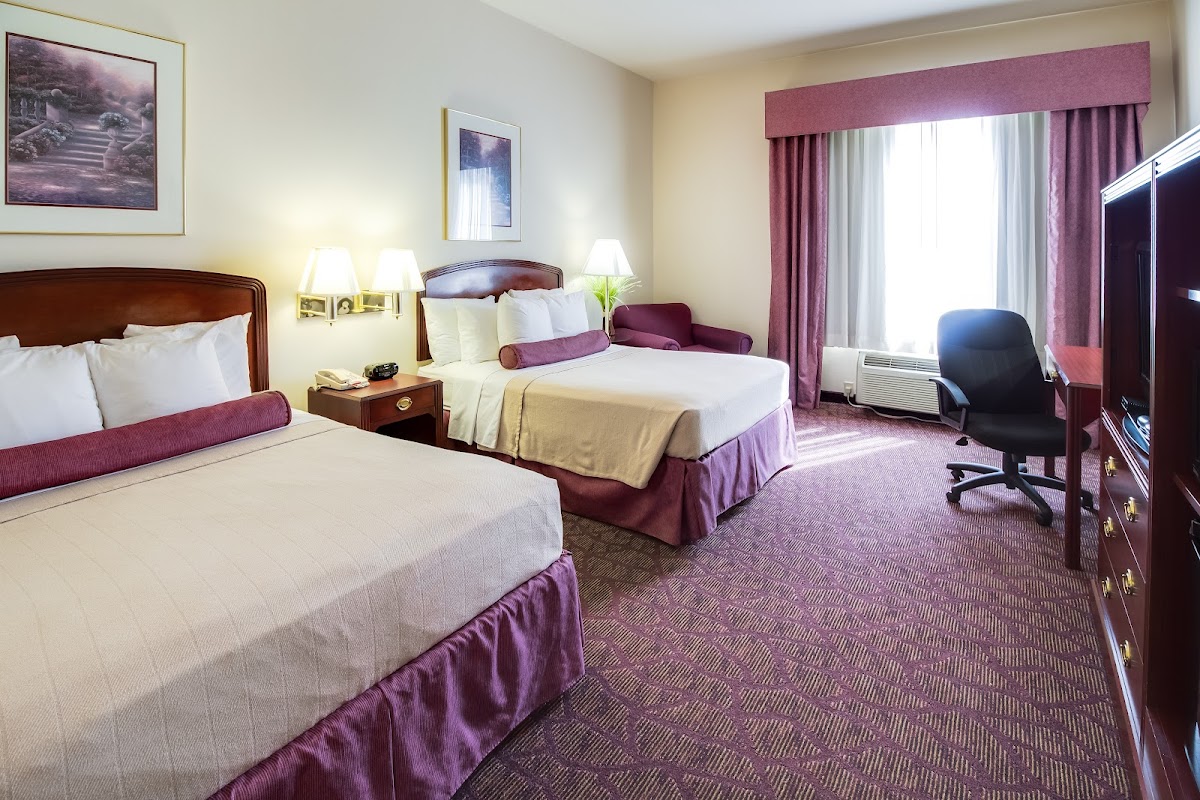 Ashmore Inn & Suites Hotel 2