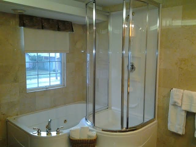 Lakeshore Suites Hotel 2