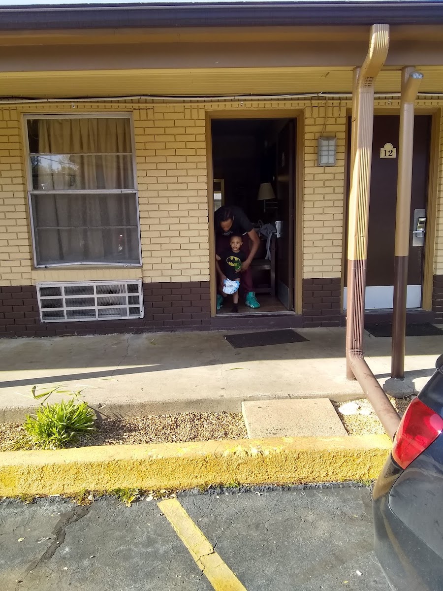 Budget Inn Hotel 2