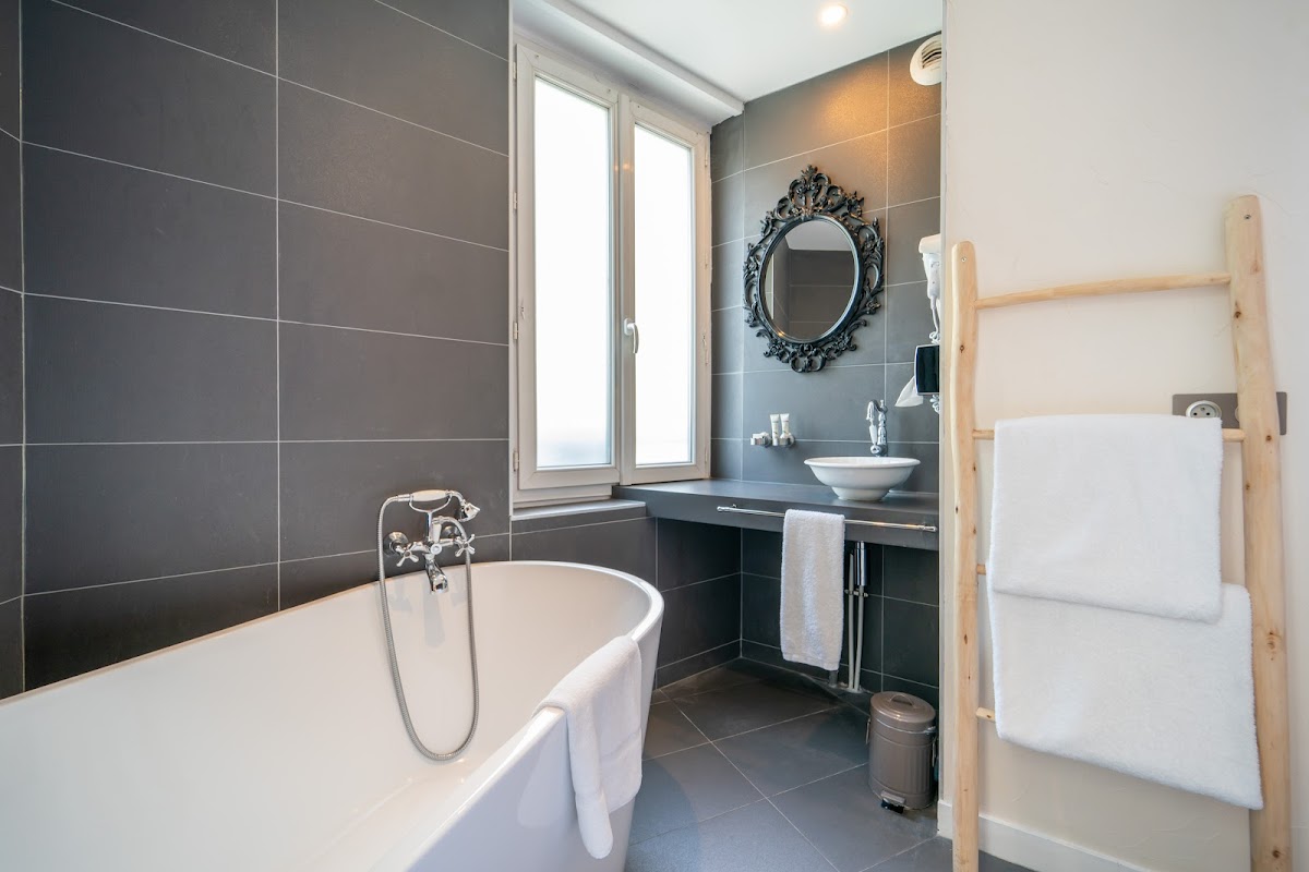 Auberge Flora Hotel 3