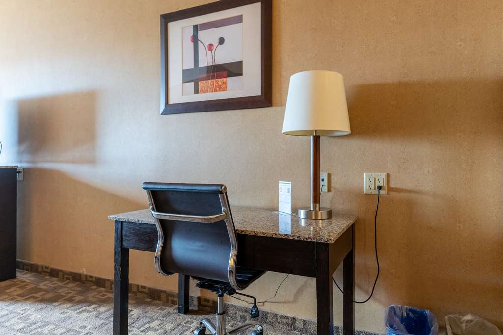 Best Western Plus South Edmonton Inn & Suites Hotel 3