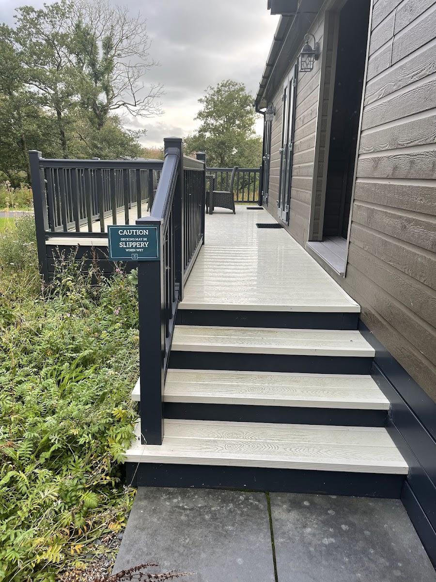 Keswick Reach Lodge Retreat Hotel 2