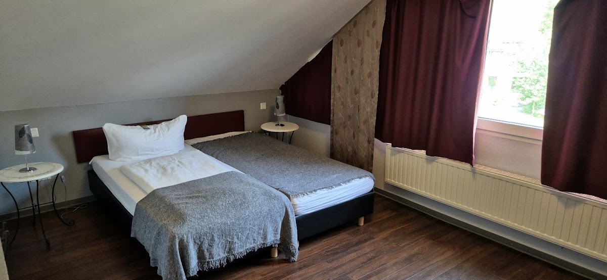 Zur Nacht Bei Hoffmann
