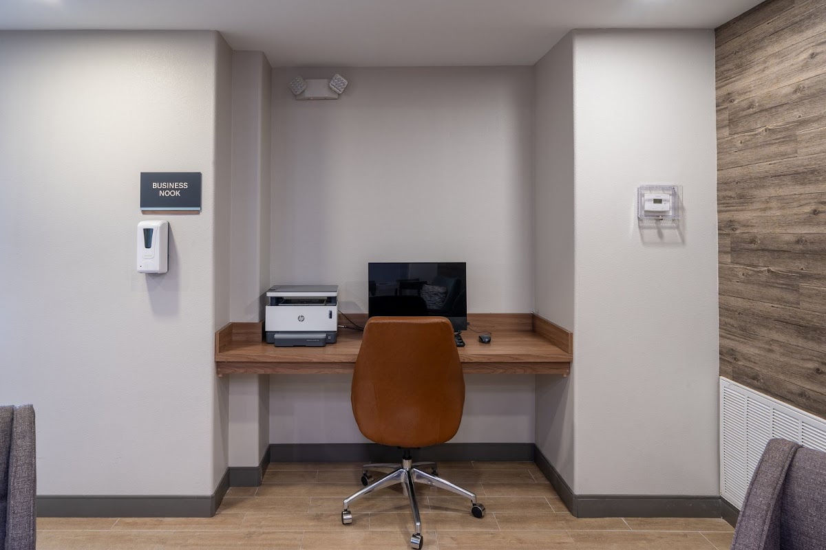 Candlewood Suites Deer Park by IHG Hotel 3