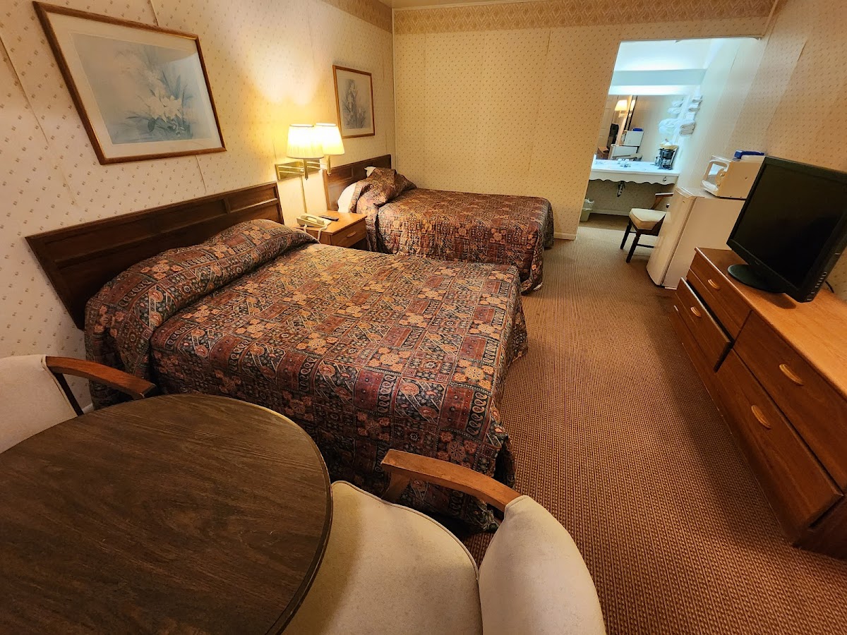 Relax Inn Hotel 2