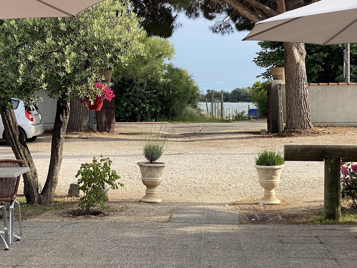 Hôtel-Restaurant La Plage - Port Saint Louis du Rhône