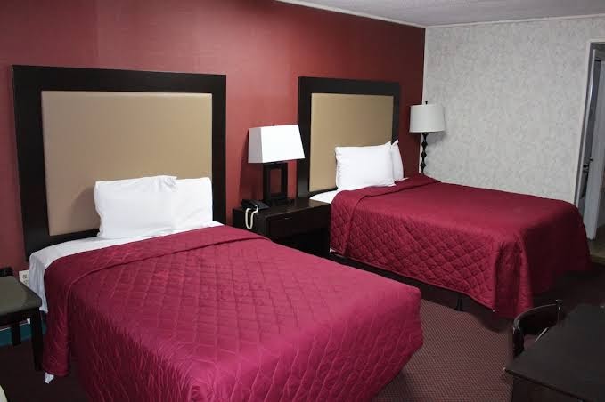 Budgetel Inn & Suites Hotel 2