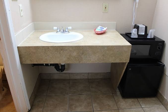 Budgetel Inn & Suites Hotel 3