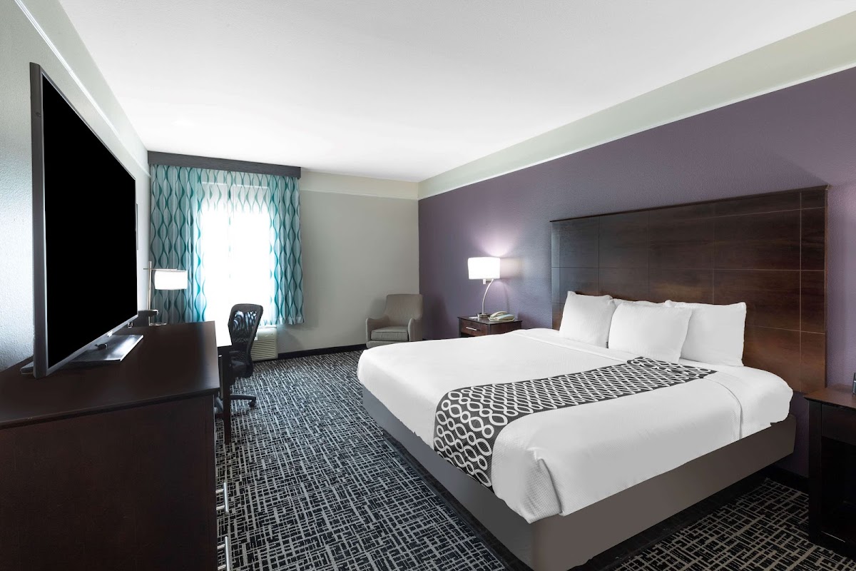 La Quinta Inn & Suites by Wyndham Port Lavaca Hotel 2