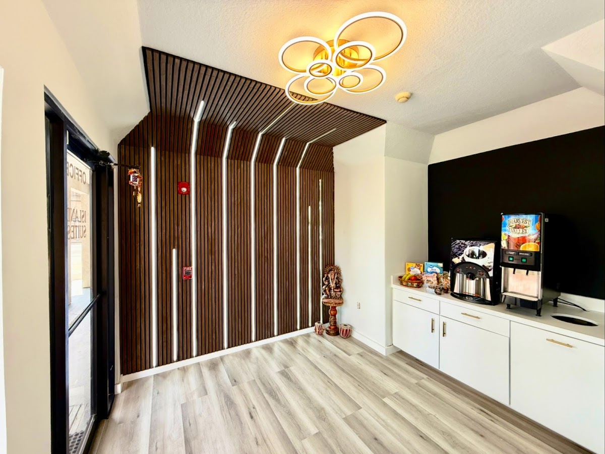 Island Suites Hobby Airport Hotel 3