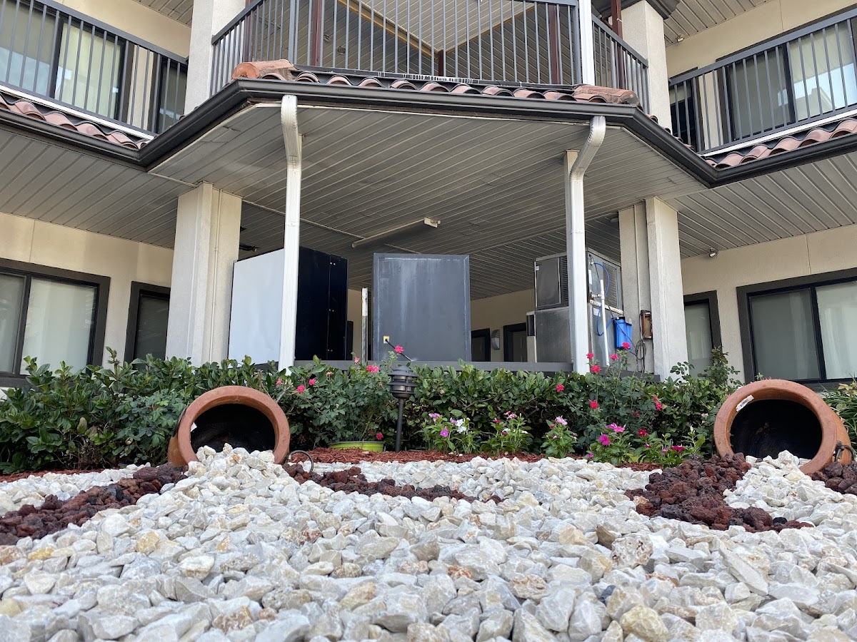 Island Suites Hobby Airport