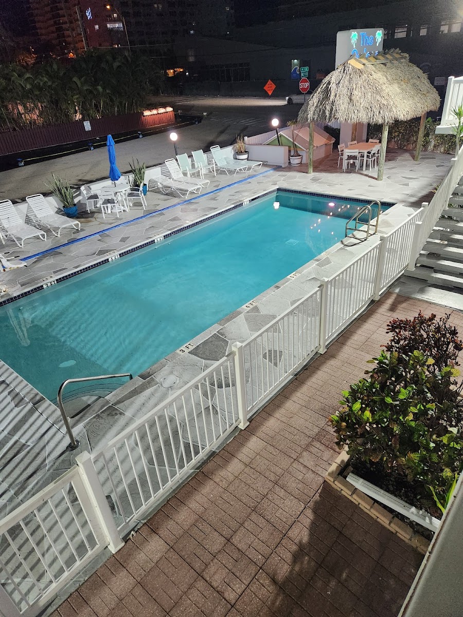 The Palms On Ocean & Foodmart Hotel 3