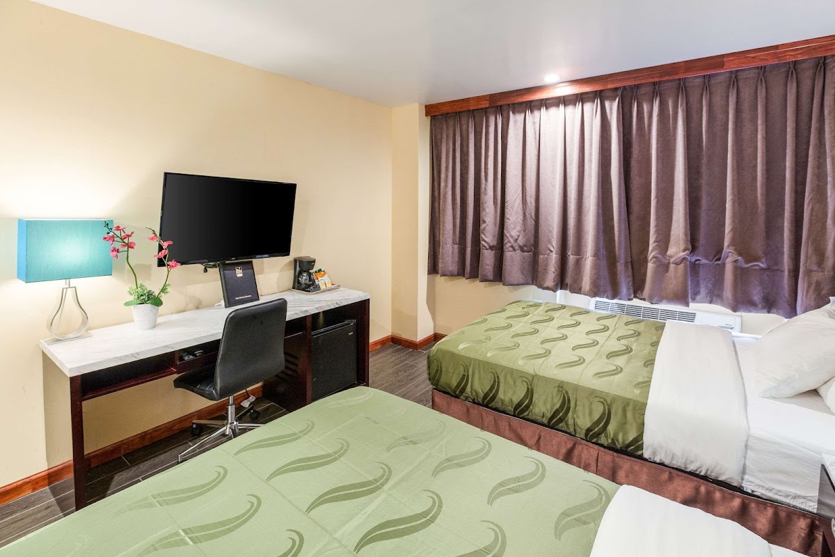 Quality Inn near Sunset Park Hotel 2
