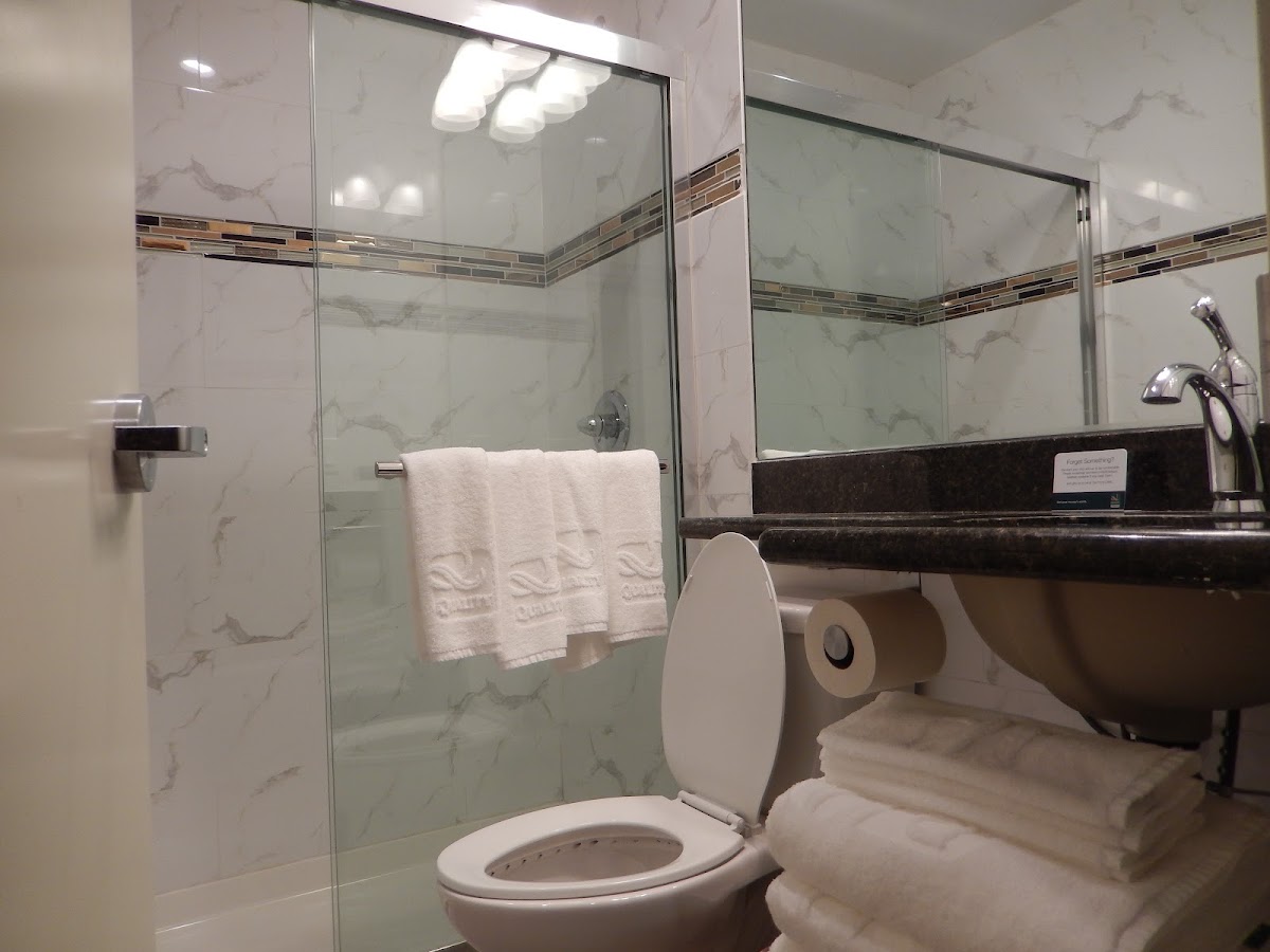 Quality Inn near Sunset Park Hotel 3