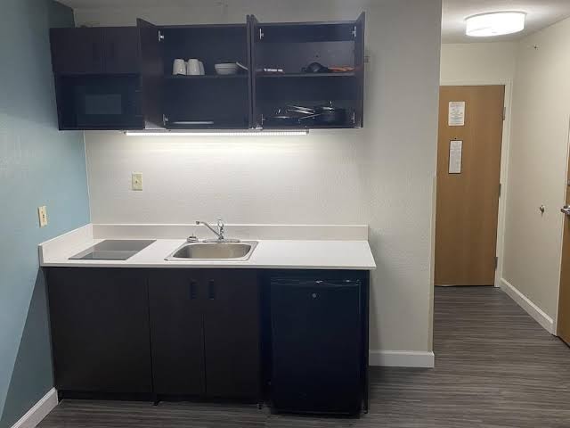 Alliance Inn & Suites Hotel 2