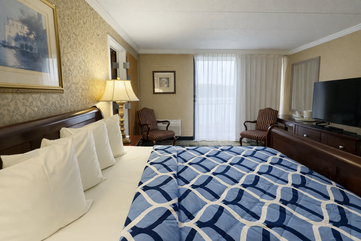 Riverview Inn & Suites Hotel 2
