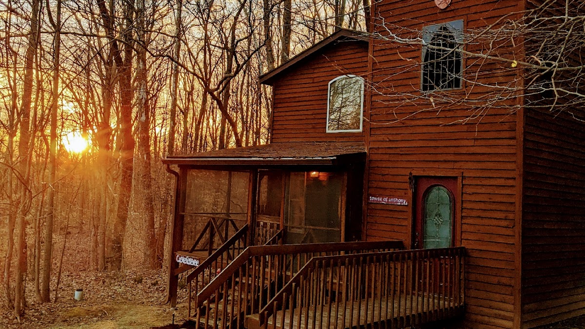 White Oaks Cabins Near Patoka Lake