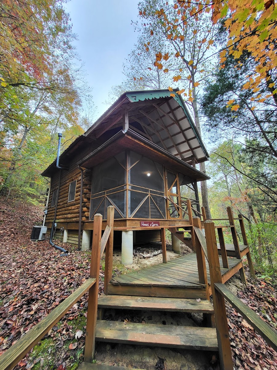 White Oaks Cabins Near Patoka Lake Hotel 3
