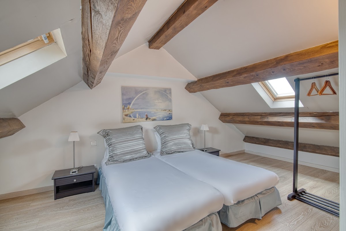 Château La Tour Apollinaire Hotel 2