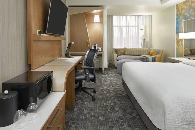 TownePlace Suites by Marriott Oshawa Hotel 3