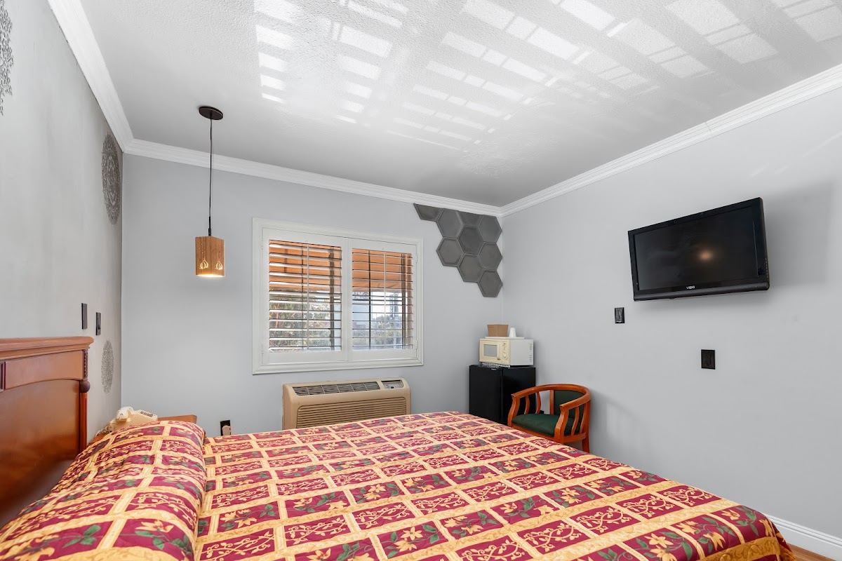 Beverly Inn Hotel 3