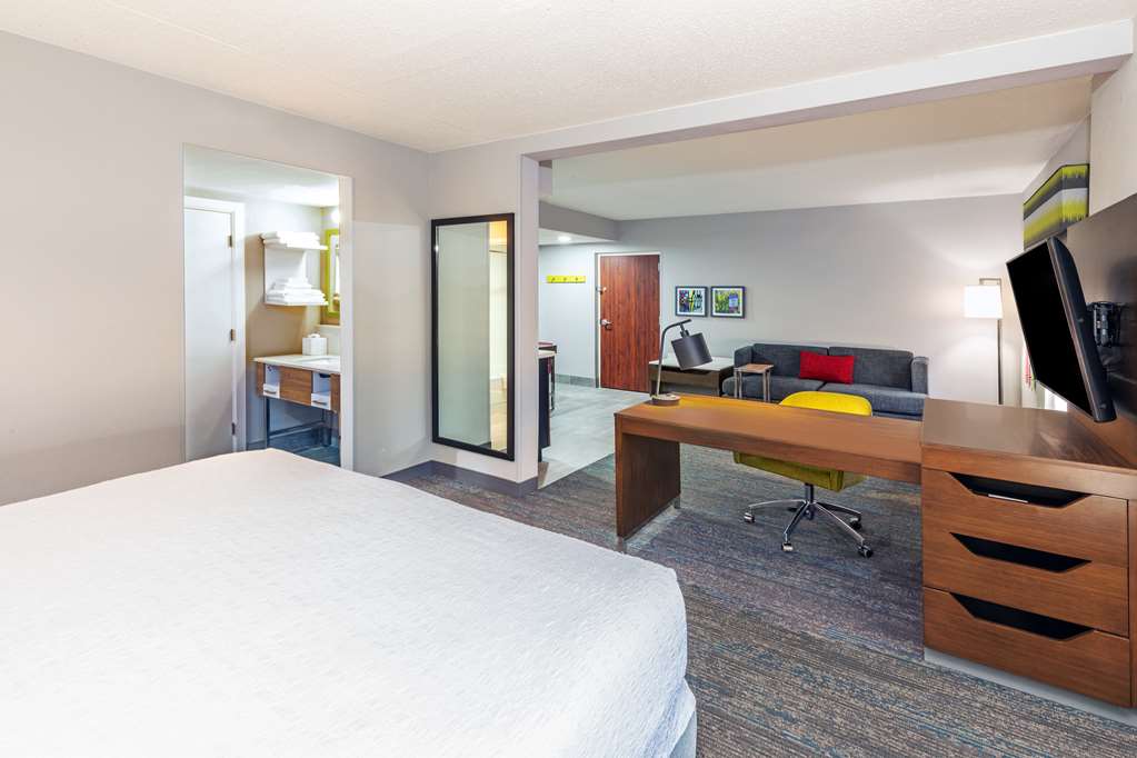 Hampton Inn & Suites Tulsa-Woodland Hills 71st-Memorial Hotel 2