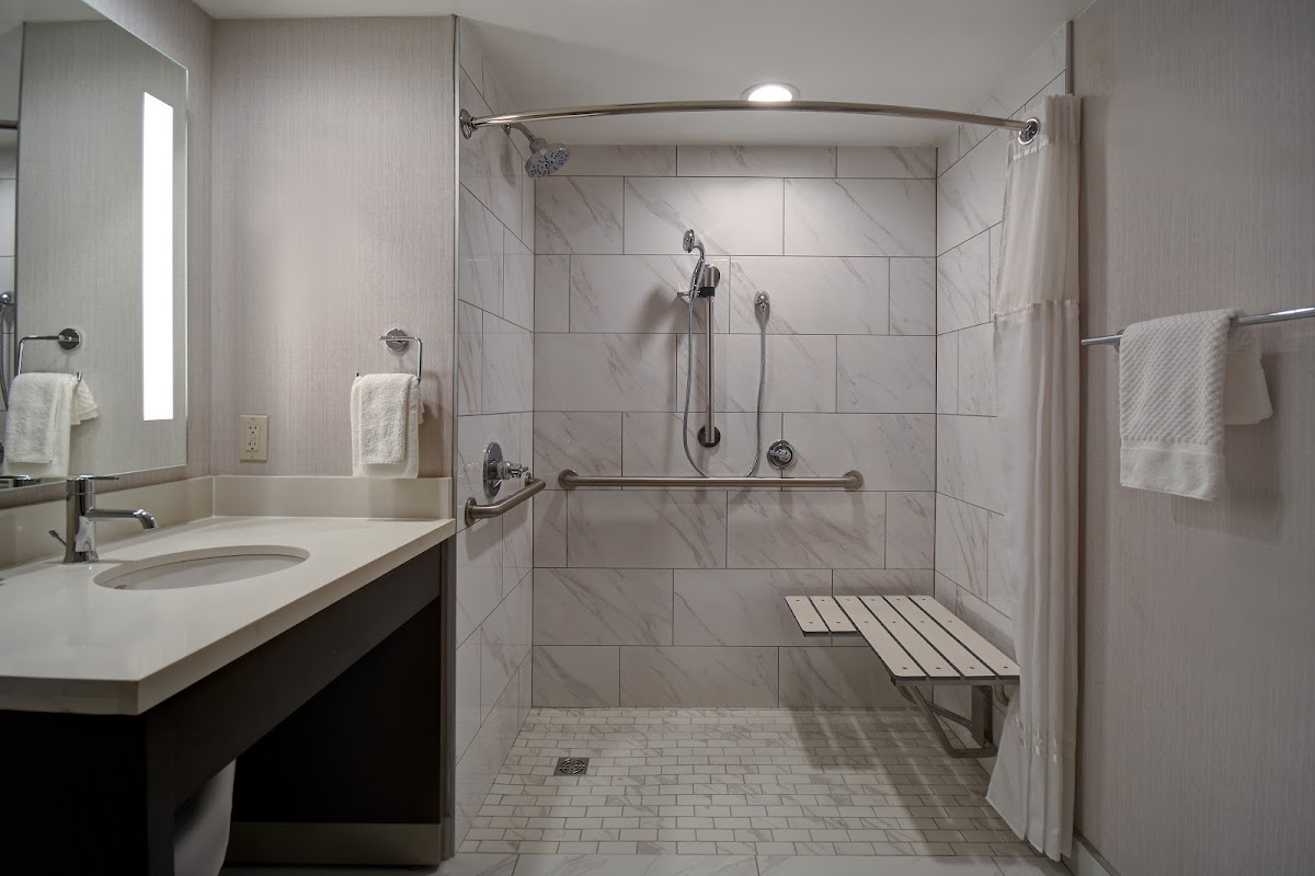 DoubleTree by Hilton St. Louis Airport Hotel 3