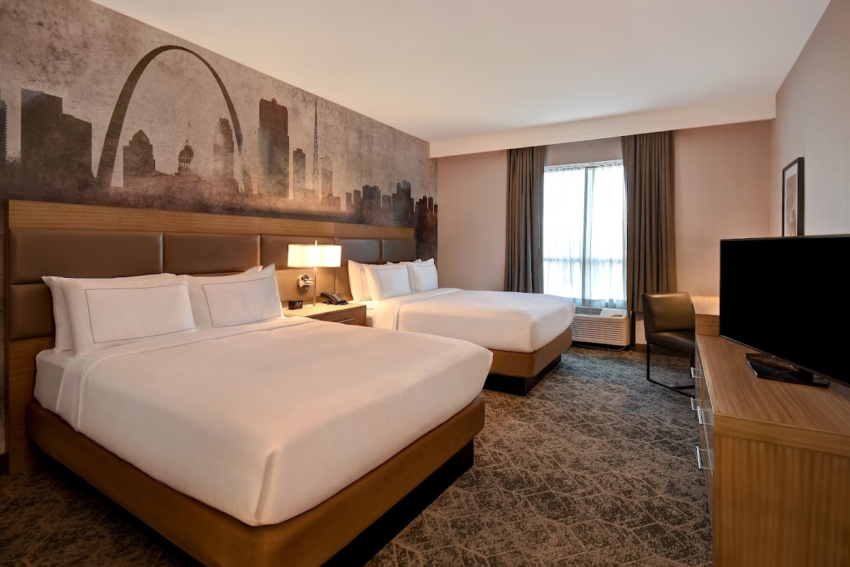 DoubleTree by Hilton St. Louis Airport