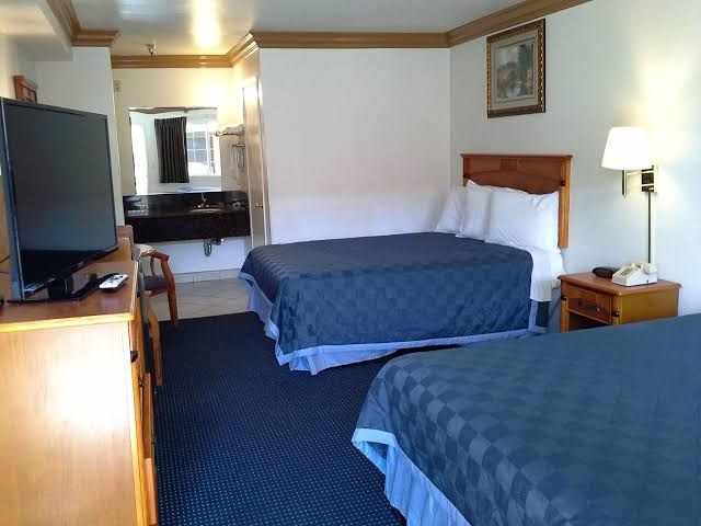 Lambert Inn Hotel 3