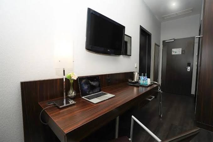 The Atrium Hotel Hotel 2